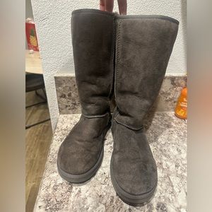 Used Tall Grey Ugg Boots